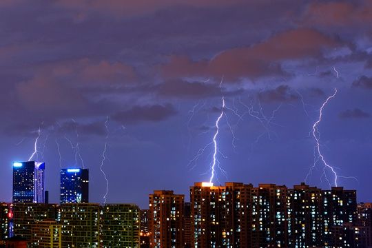 浪涌保護(hù)器和過電壓保護(hù)器的區(qū)別是什么