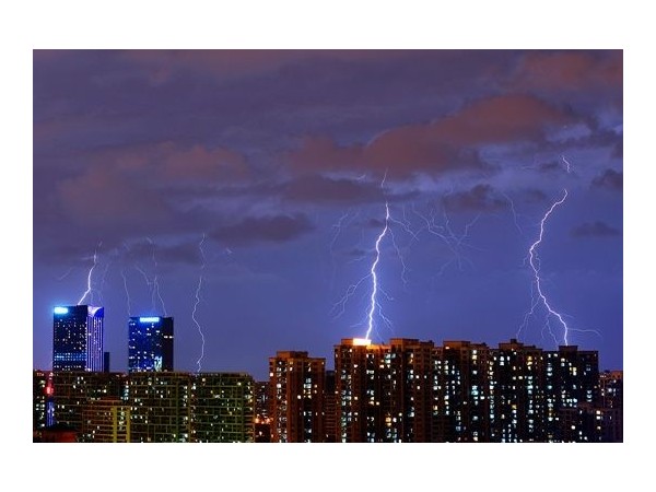 浪涌保護器和過電壓保護器的區別是什么？【光束防雷】