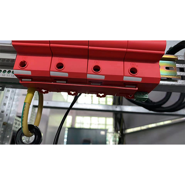 電涌保護(hù) 器