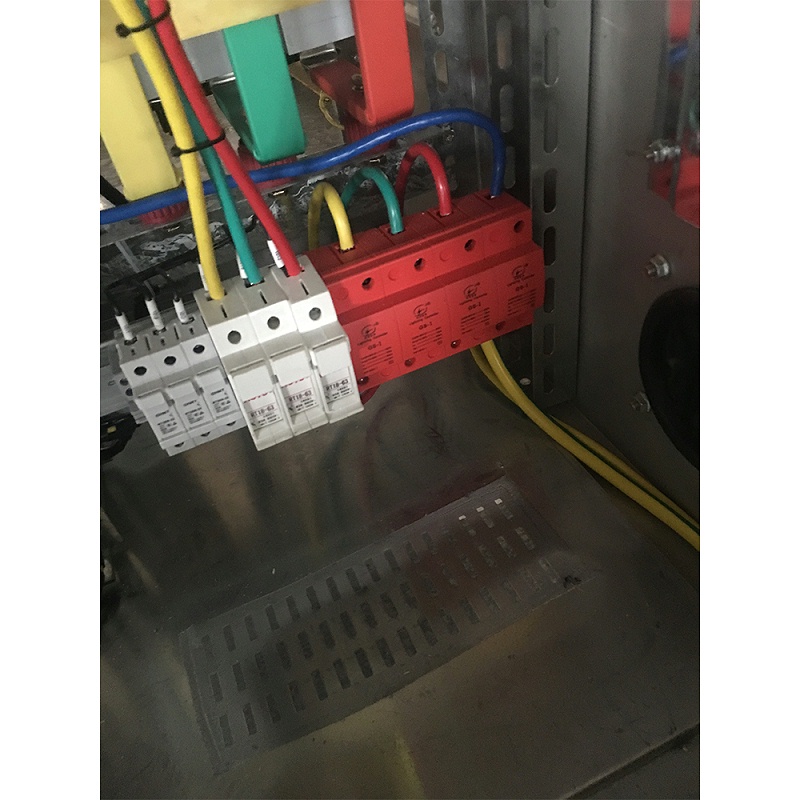 浪涌保護(hù) 器